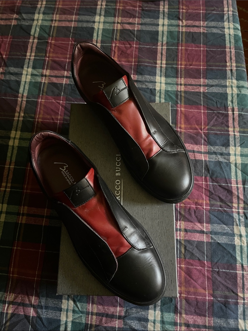 Bacco Bucci Black and Burgundy Leather Slip-On Sneakers